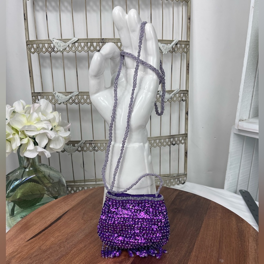 Mini Bag all over sequins .
